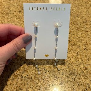 Untamed Petals Lara Drop Pearl Earrings